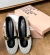 Sapatilha em couro - comprar online