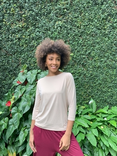 Blusa brisa na internet