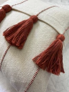 Almofada de Pompom - Tassel estilo boho - Terra cota