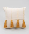 Almofada com Pompom - Tassel estilo boho - Mostarda
