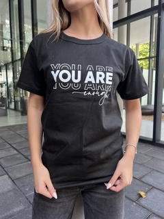 REMERA MUJER YOU ARE - Somos Pola