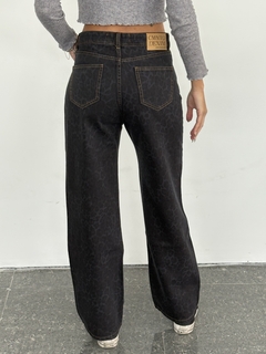 JEAN WIDE LEG LEOPARDO NEGRO en internet