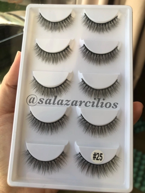 #25 - Cartela de cílios postiços com 5 pares
