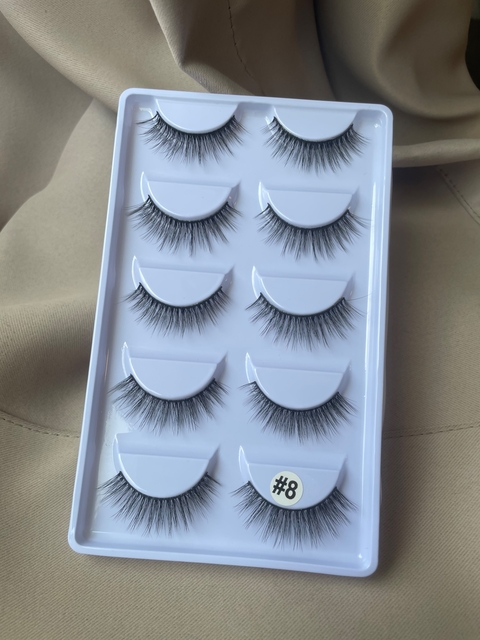 #8 - Cartela com 5 pares de cilios posticos