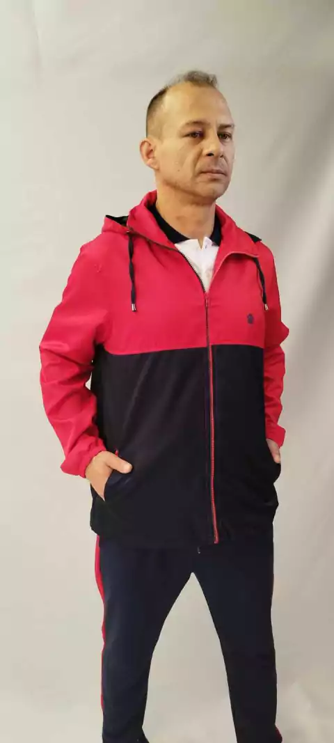 JAQUETA CORTA VENTO COM CAPUZ TECIDO REPELENTE A ÁGUA - comprar online