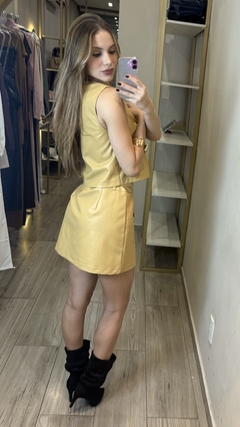 conjunto couro eco amarelo manteiga na internet