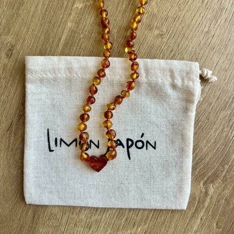 Collar Ámbar Cognac con dije Corazón