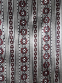 Pijama de hombre de seda. Mangas cortas y pantalón corto, estampado. en internet
