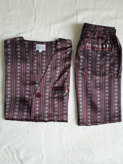 Imagen de Pijama de hombre de seda. Mangas cortas y pantalón corto, estampado.