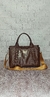 Cartera Janis croco chocolate - Florencia Minez