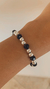 Pulsera pelotitas negras y plateadas