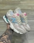 New Balance 9060 Bege com Detalhe Azul