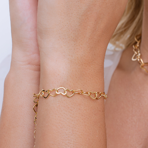 Pulseira corações vazados