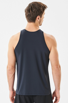 Musculosa Larry en internet