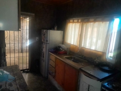 Imagen de CHALET 3 AMBIENTES - CASTELLI 9100