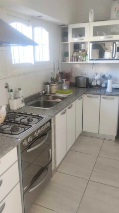 CHALET 4 AMBIENTES - BROWN 9000 MAR DEL PLATA APTO CREDITO en internet