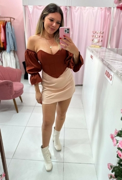 CROPPED CORSELET COM MANGA na internet