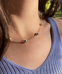 Collar 5 bolitas en internet