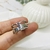 Anillo cruzado líneas anchas