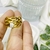 Anillo dorado ondas entrelazadas - comprar online