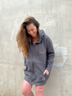 Campera level up gris topo - comprar online