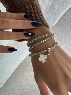 Doble Piedra Dije Trébol Gris - comprar online