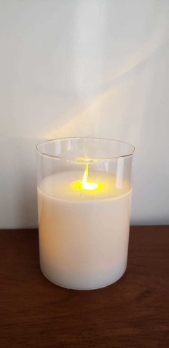 Vela LED con soporte de vidrio y llama con movimiento - VITA DECO