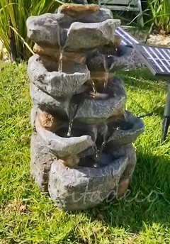 Fuente de agua con Panel Solar