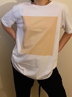 Remera Carré