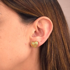 Brinco Coração Craquelado banhado em ouro 18k