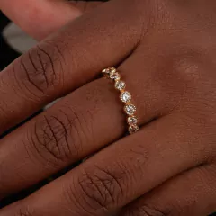 Anel Nove Zircônias Cristais banhado em ouro 18k - comprar online