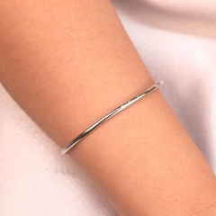 Bracelete Triângulo Vazado e Bolinha Steel - comprar online