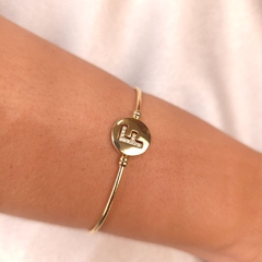Bracelete Letra F Cravejada Click banhado em ouro 18k