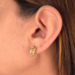 Brinco Meia Argola Vai e Vém Cristal banhado em ouro 18k - comprar online