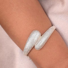 Bracelete Duas Gotas Cravejada Cristal banhado em Prata