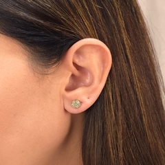 Brinco Flor Cravejada Zircônia Cristal banhado em ouro 18k