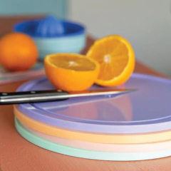 PLATOS PLÁSTICOS DE COLORES