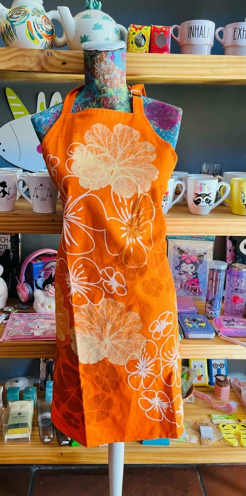 Delantal flores naranjas - comprar online
