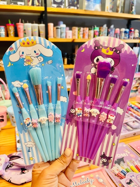 Set de brochas sanrio