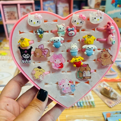 Anillos Sanrio y Capybara