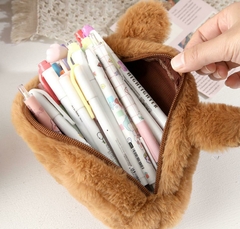 CARTUCHERA PELUCHE CAPYBARA - comprar online