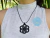 Collar Para Mujer De Cuero y Dije En Mostacilla Checa Flor Negra