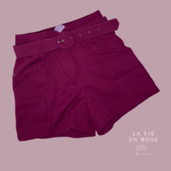 SHORTS RECORTE COS C/CINTO FORRADO na internet