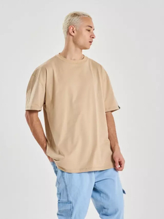 Remera Basic Over camel