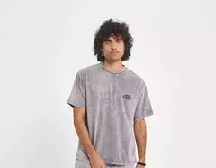Remera Charles - comprar online
