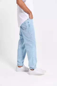 Jeans Finch mom celeste - comprar online