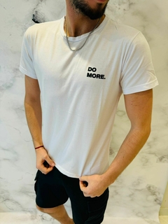 Remera DO MORE.