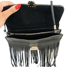 Bolsa Tiracolo Preta Franjas Pequena na internet