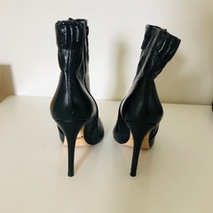 Bota Feminina Cano Curto Salto Fino Preta Arezzo 34 - comprar online