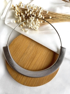 Colar Gargantilha Choker Banho de Verniz